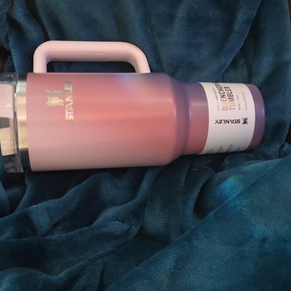 Stanley Pink Quencher H2.0 Tumbler - Picture 7 of 11